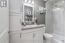 reno'd main bath 3 pc -