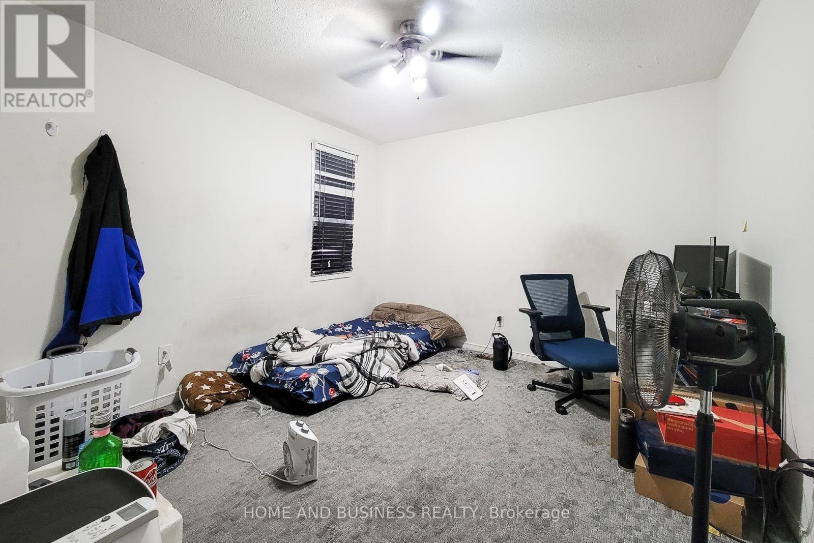 5213 Palomar Crescent, Mississauga, ON - Indoor Photo Showing Bedroom