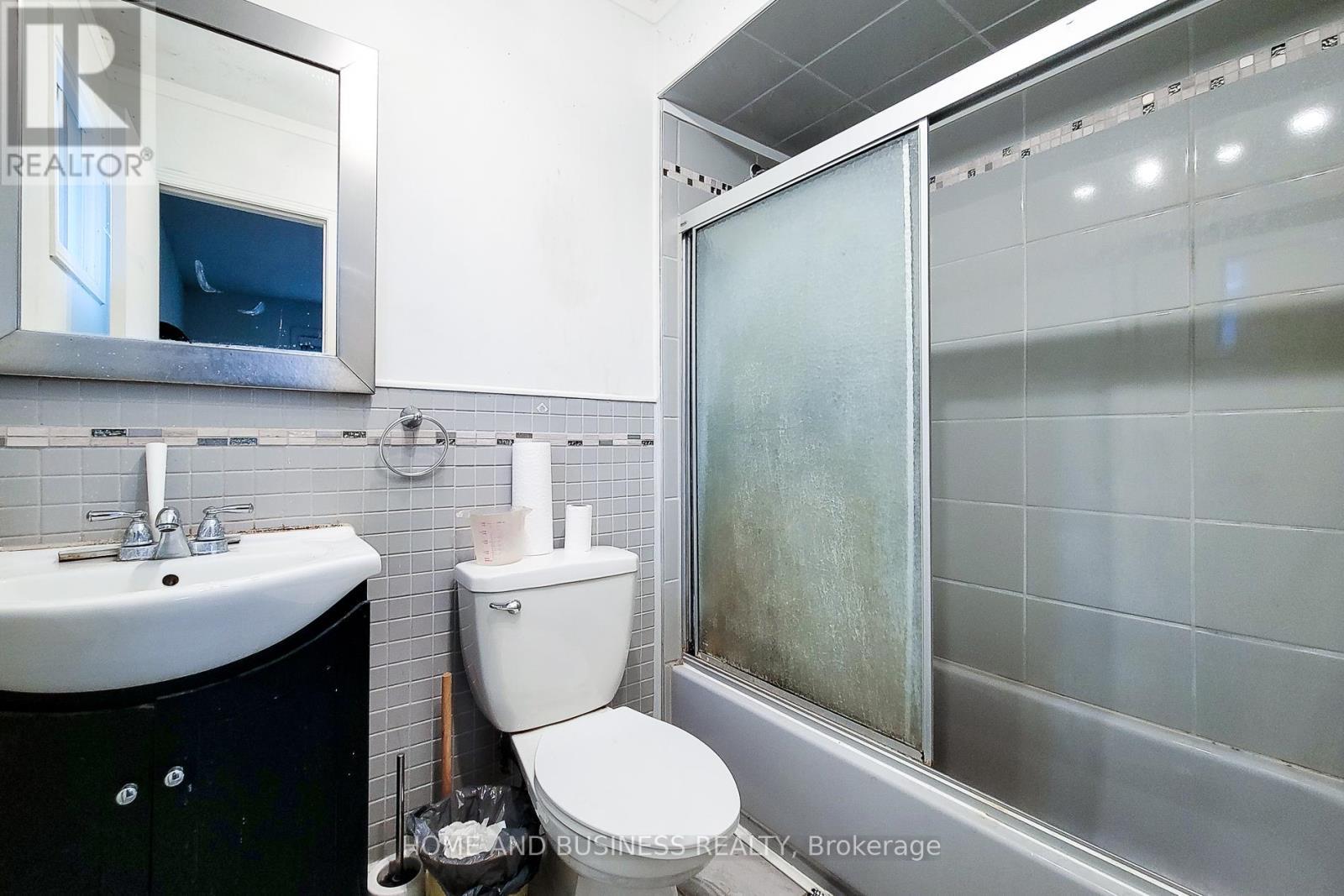 5213 Palomar Crescent, Mississauga, ON - Indoor Photo Showing Bathroom