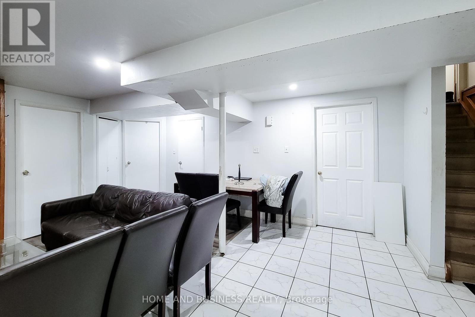 5213 Palomar Crescent, Mississauga, ON - Indoor