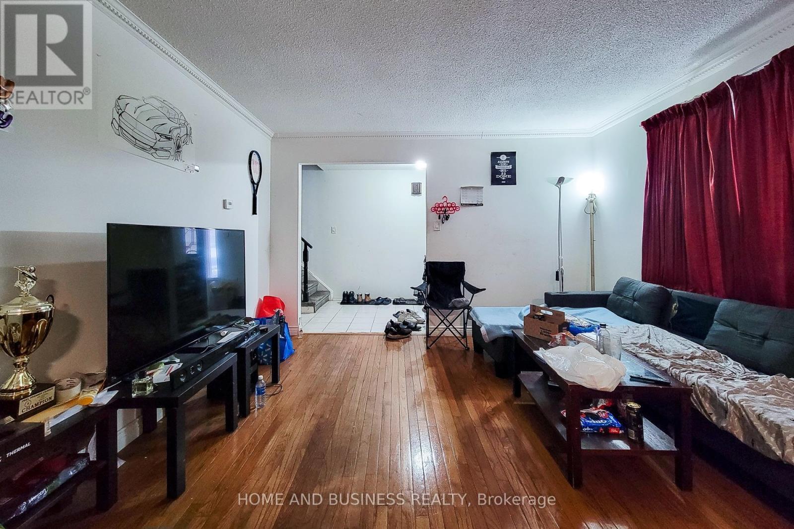 5213 Palomar Crescent, Mississauga, ON - Indoor Photo Showing Living Room