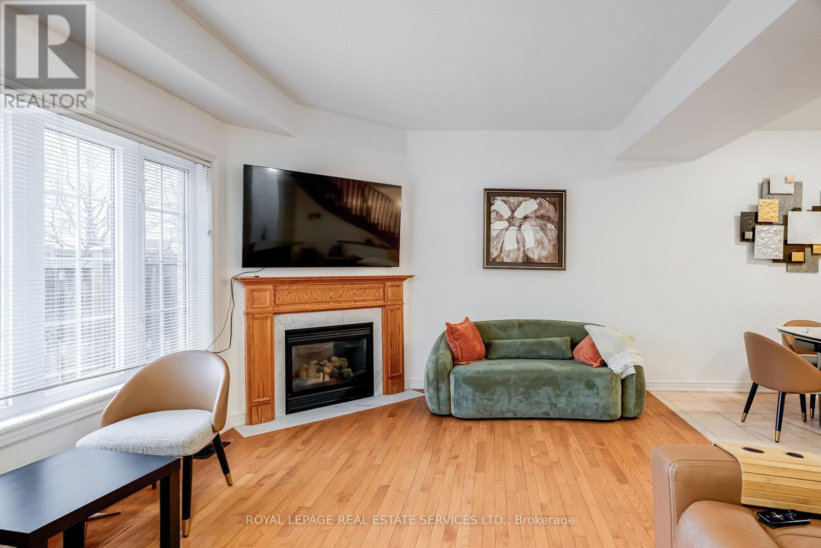 1337 Kestell Boulevard, Oakville, ON - Indoor Photo Showing Living Room With Fireplace