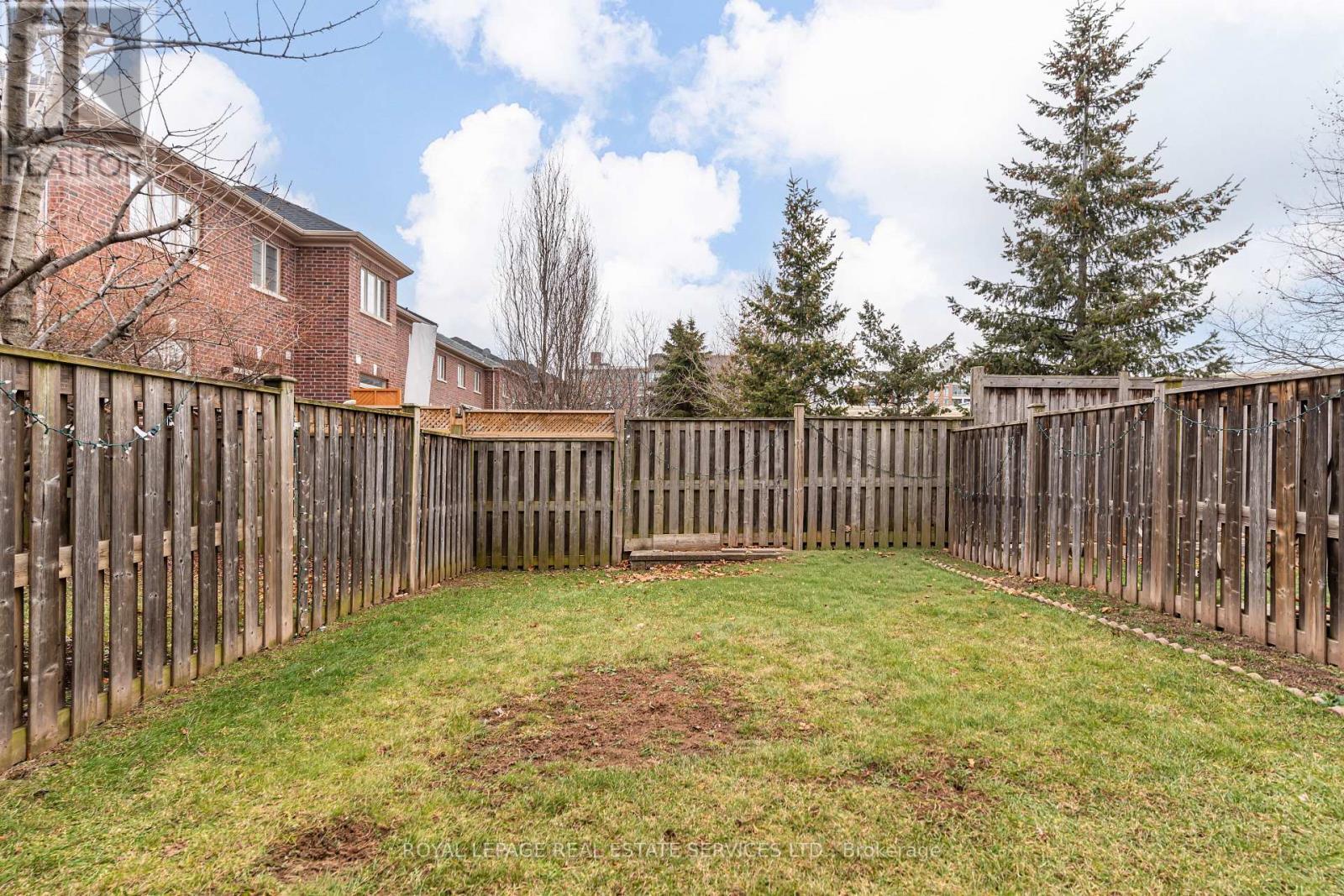 1337 Kestell Boulevard, Oakville, ON - Outdoor
