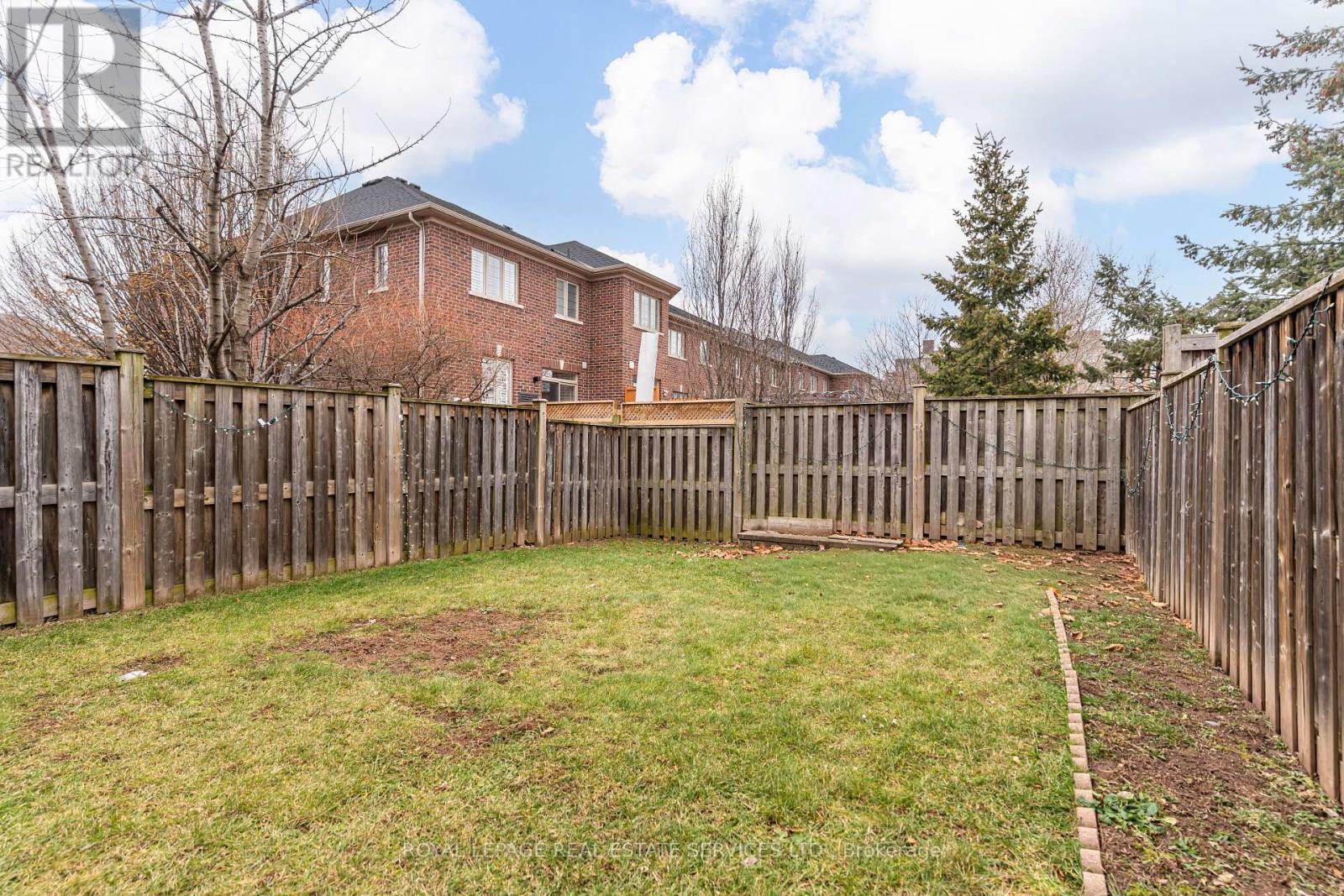 1337 Kestell Boulevard, Oakville, ON - Outdoor