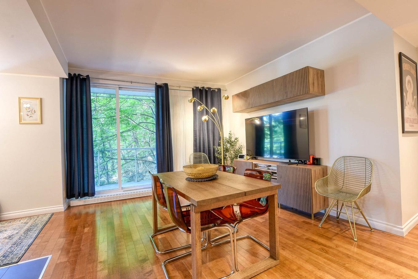 Salle à manger - 208-4500 Ch. De La Côte-Des-Neiges, Montréal (Côte-Des-Neiges/Notre-Dame-De-Grâce), QC - Indoor Photo Showing Dining Room