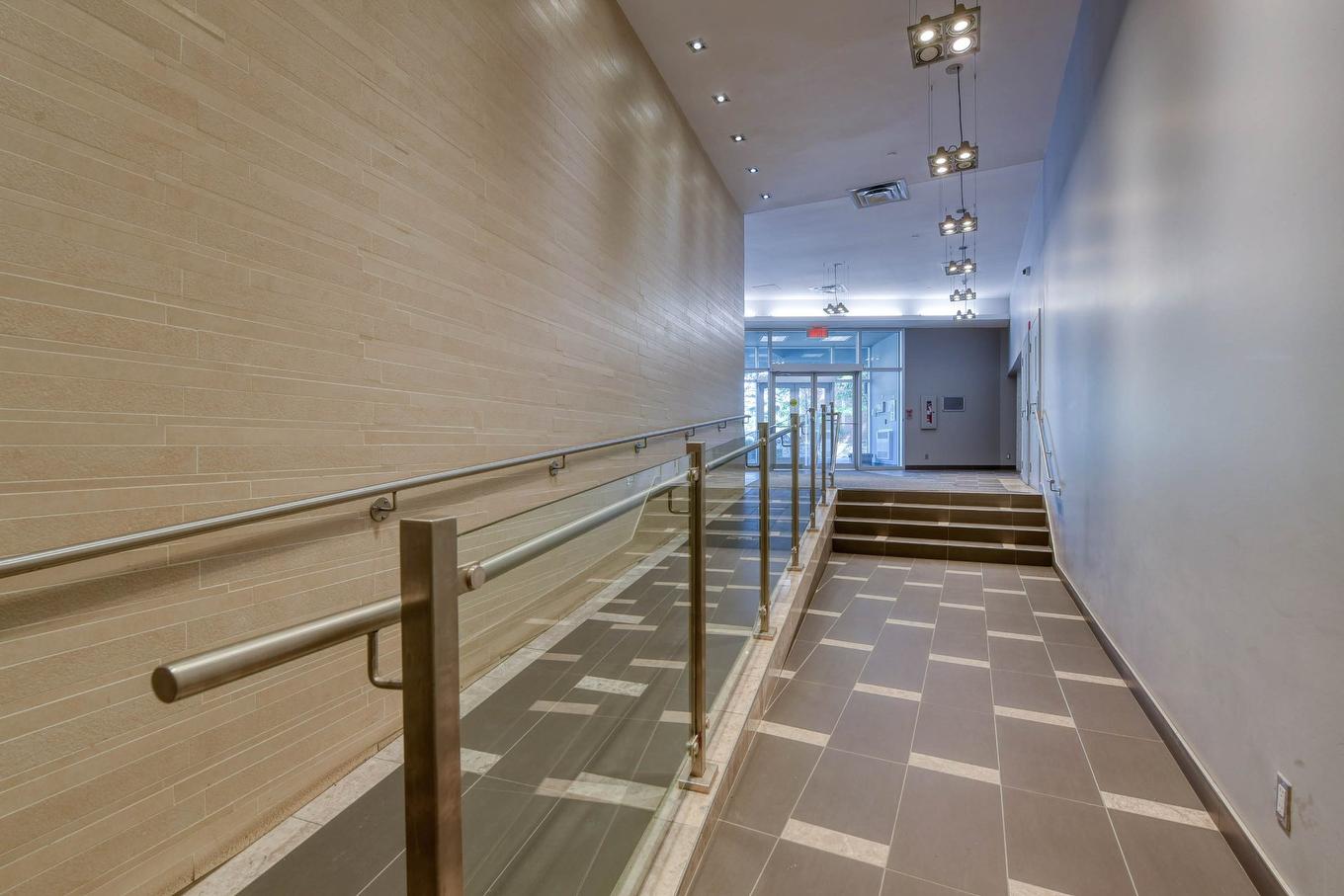 Autre - 208-4500 Ch. De La Côte-Des-Neiges, Montréal (Côte-Des-Neiges/Notre-Dame-De-Grâce), QC - Indoor Photo Showing Other Room