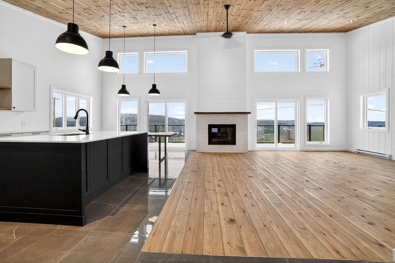 Overall view - 140 Ch. De L'Altitude, Saint-Côme, QC - Indoor With Fireplace