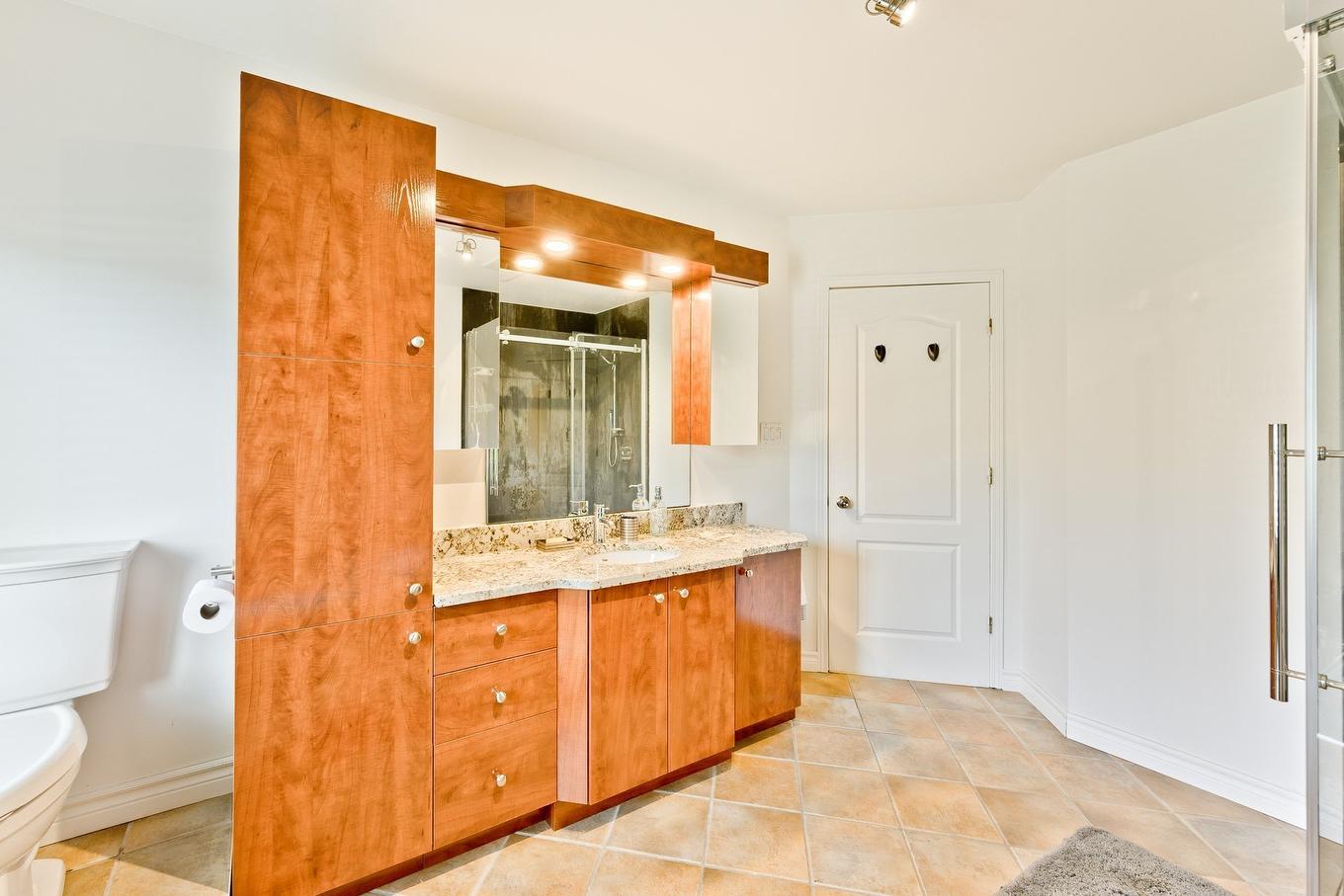 Bathroom - 3270 Rue Marika, Sherbrooke (Fleurimont), QC - Indoor Photo Showing Bathroom