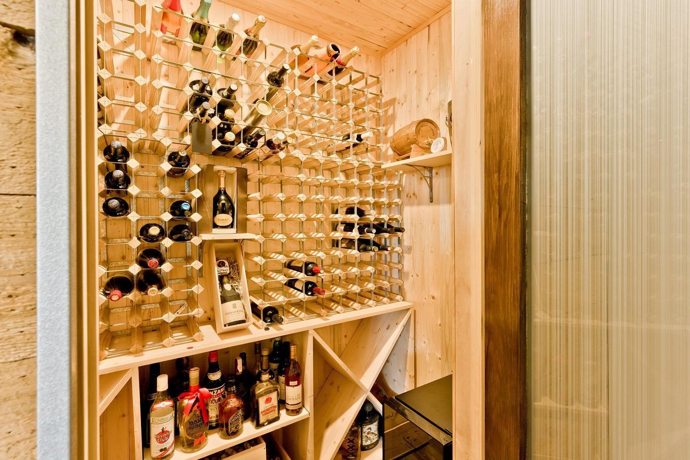 Wine cellar - 3270 Rue Marika, Sherbrooke (Fleurimont), QC - Indoor