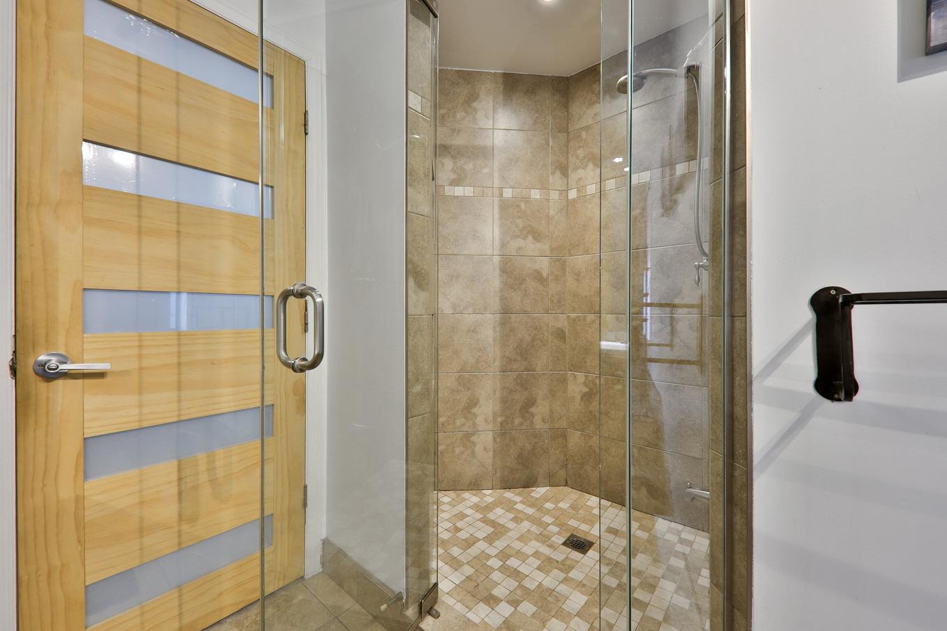 Salle de bains - 13295 Rue Joseph-Piché, Montréal (Rivière-Des-Prairies/Pointe-Aux-Trembles), QC - Indoor Photo Showing Bathroom