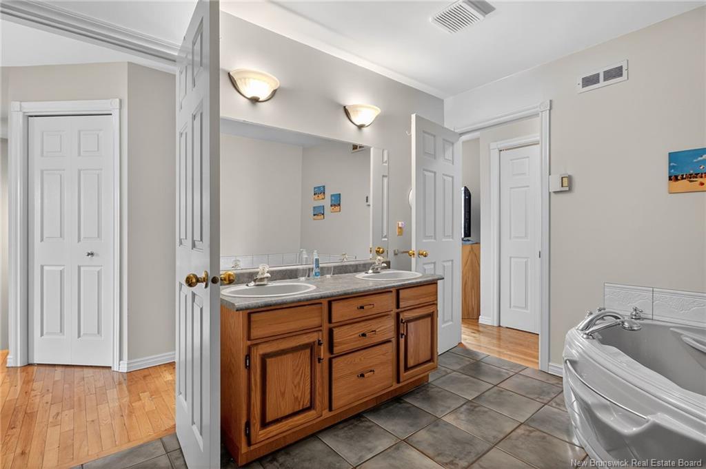 2-707 Laurier St, Dieppe, NB