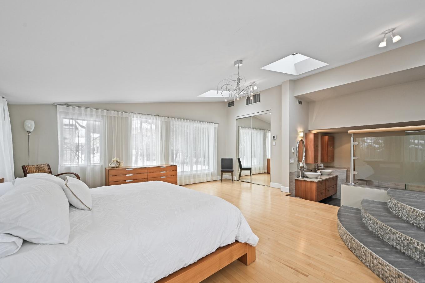 Chambre à coucher principale - 269 Rue Des Bois, Saint-Jean-Sur-Richelieu, QC - Indoor Photo Showing Bedroom