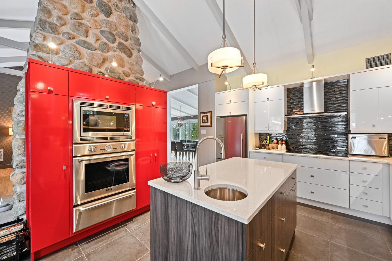 Cuisine - 269 Rue Des Bois, Saint-Jean-Sur-Richelieu, QC - Indoor Photo Showing Kitchen With Upgraded Kitchen
