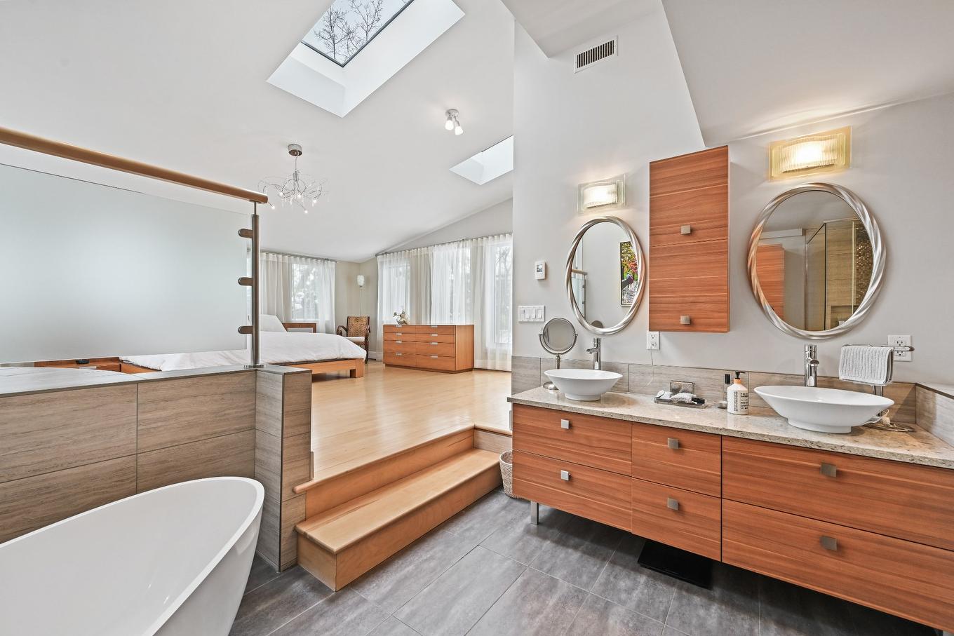 Salle de bains attenante à la CCP - 269 Rue Des Bois, Saint-Jean-Sur-Richelieu, QC - Indoor Photo Showing Bathroom