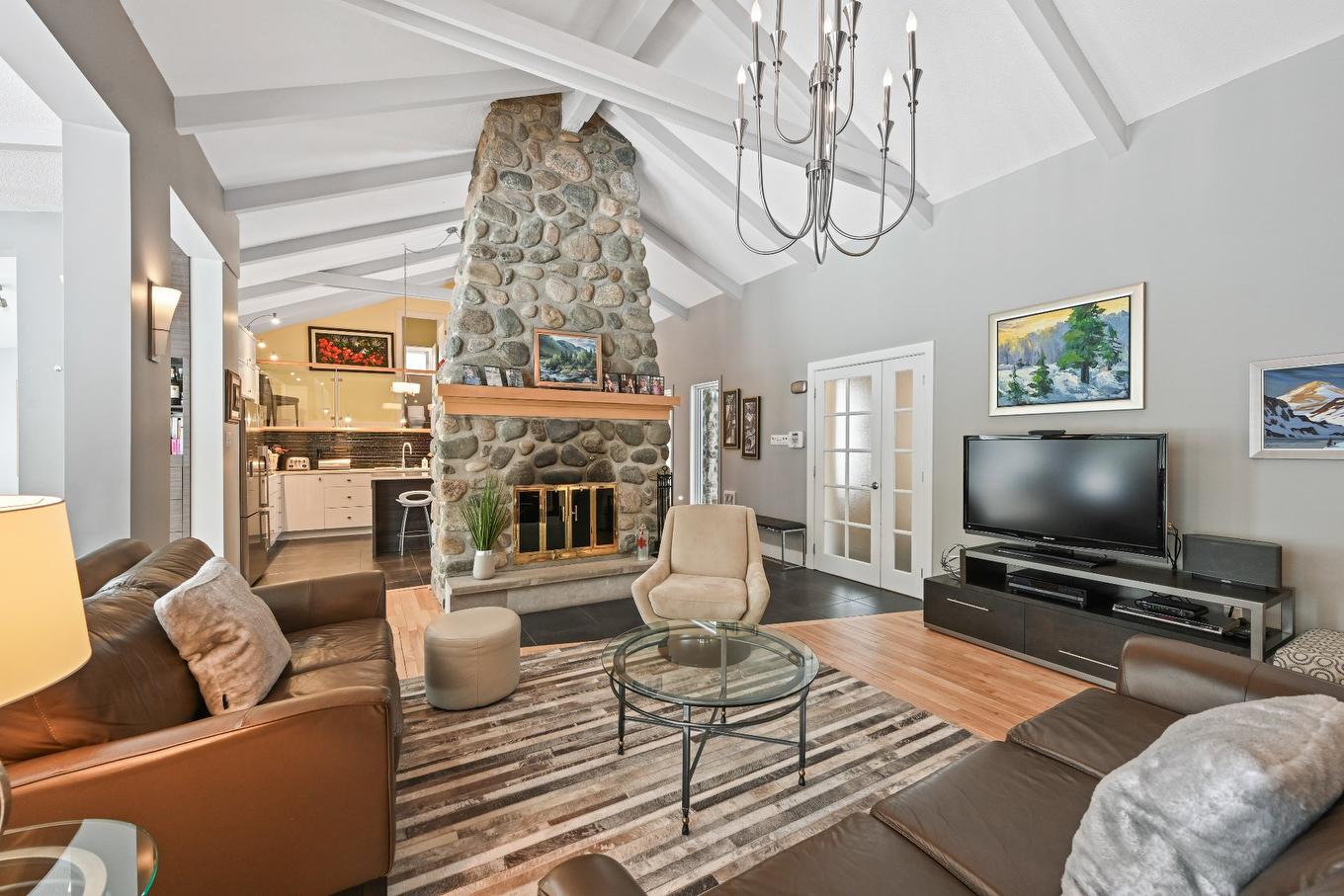 Salon - 269 Rue Des Bois, Saint-Jean-Sur-Richelieu, QC - Indoor Photo Showing Living Room With Fireplace