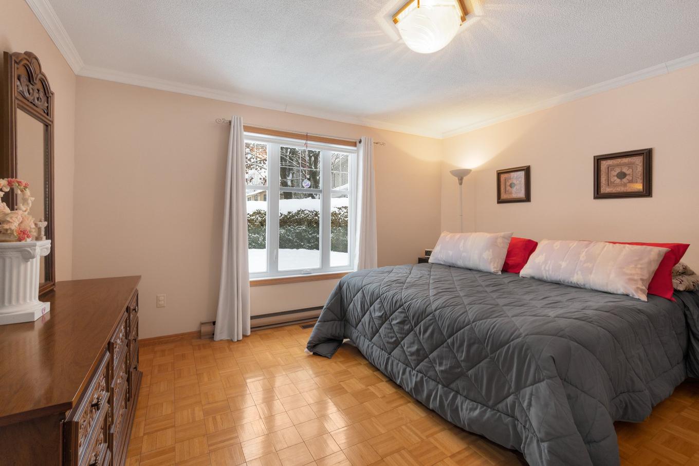 Chambre à coucher principale - 2105 Rue Lamartine, Sherbrooke (Les Nations), QC - Indoor Photo Showing Bedroom