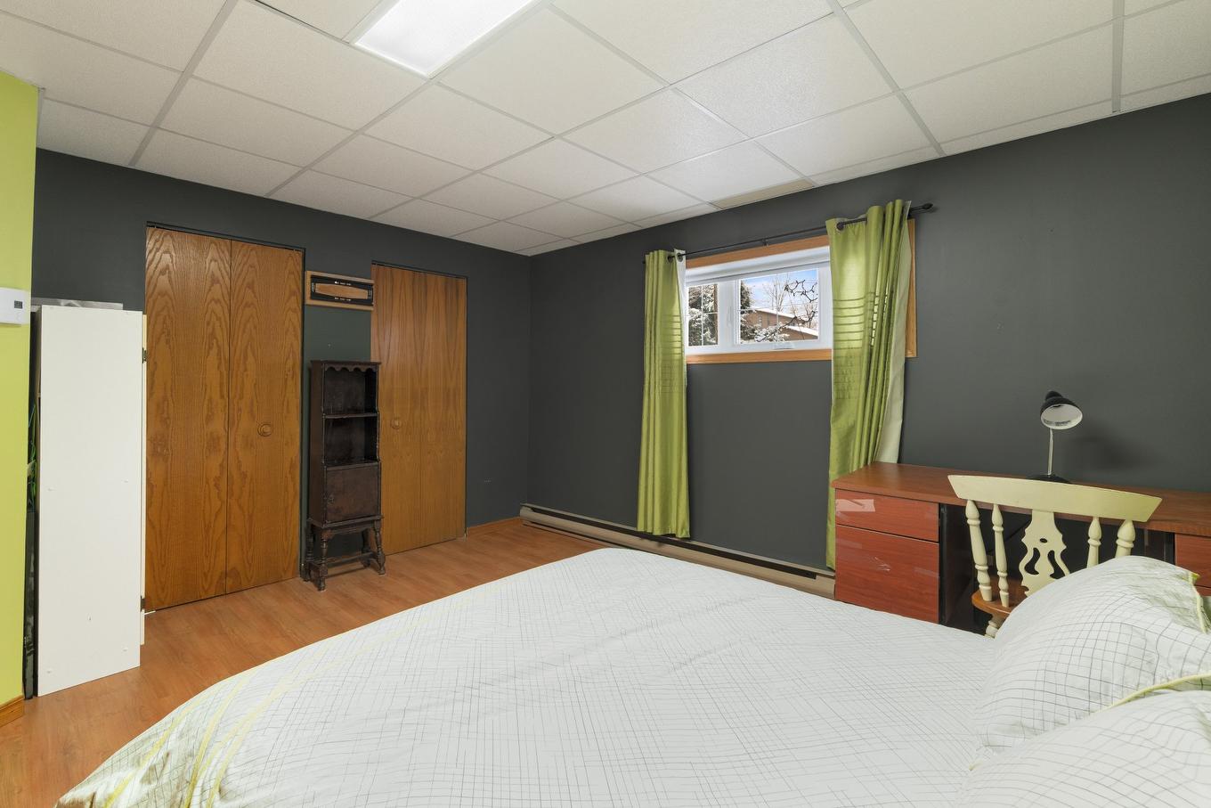 Chambre à coucher - 2105 Rue Lamartine, Sherbrooke (Les Nations), QC - Indoor Photo Showing Bedroom