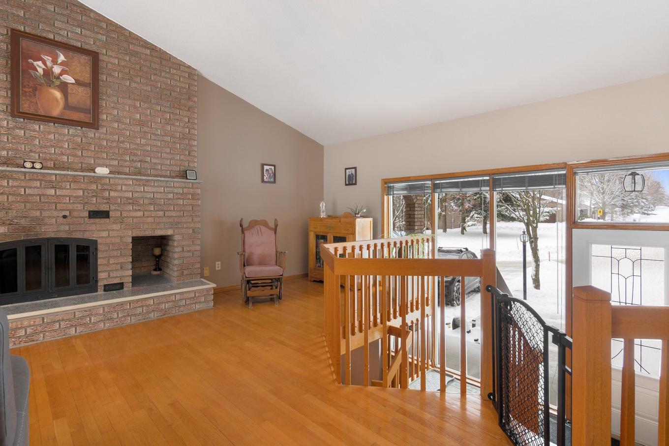 Salon - 2105 Rue Lamartine, Sherbrooke (Les Nations), QC - Indoor Photo Showing Other Room With Fireplace