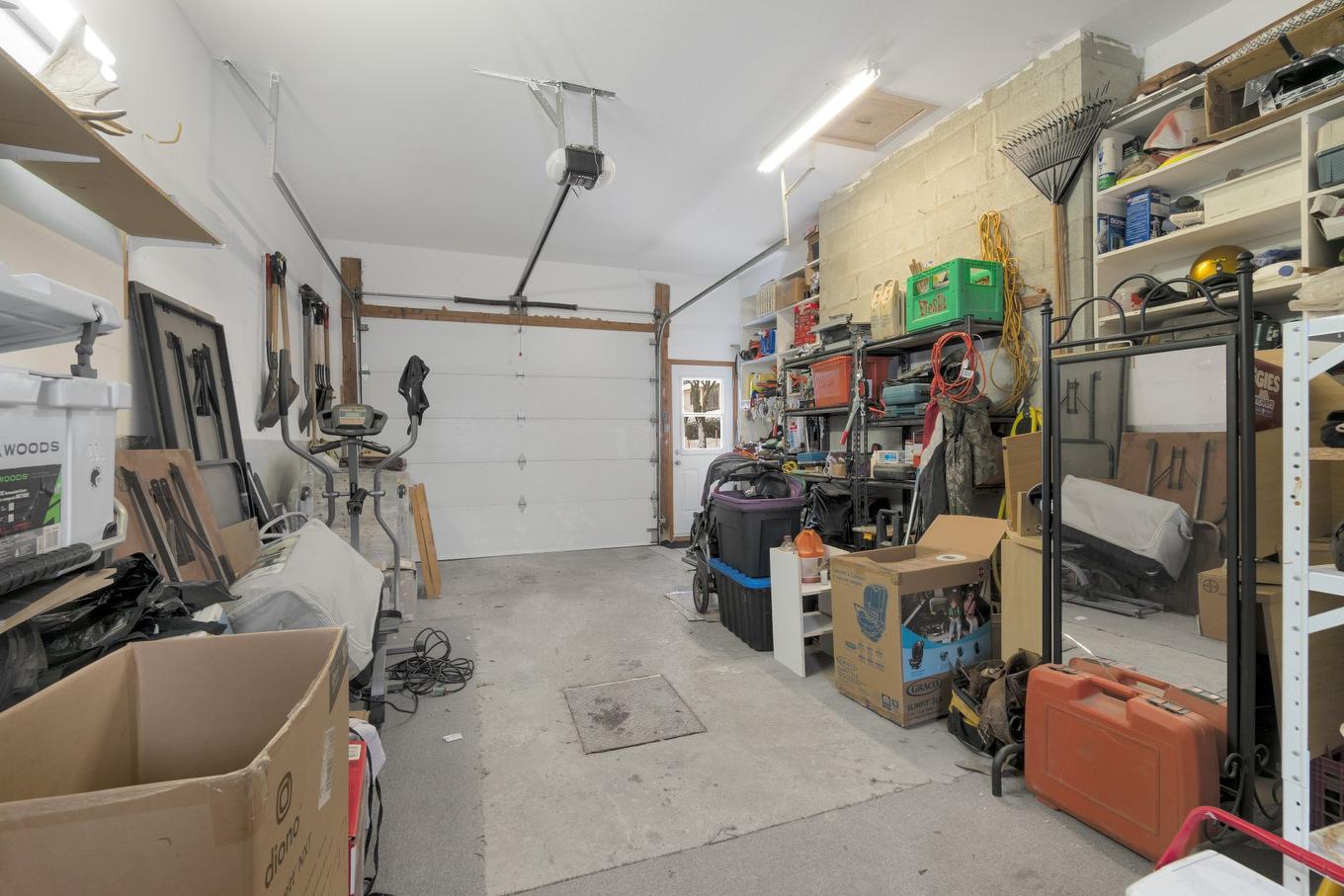 Garage - 2105 Rue Lamartine, Sherbrooke (Les Nations), QC - Indoor Photo Showing Garage