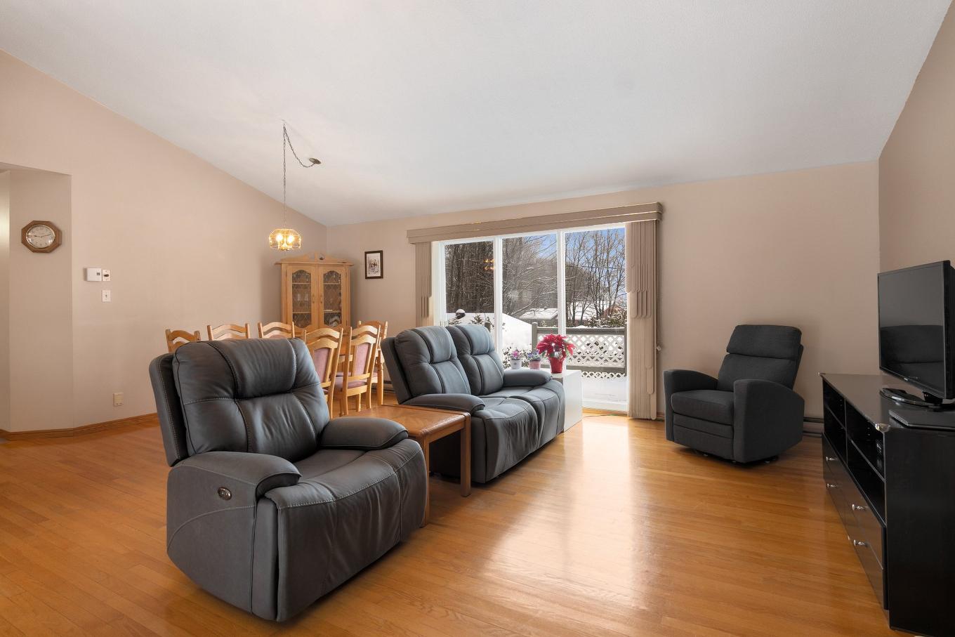 Salon - 2105 Rue Lamartine, Sherbrooke (Les Nations), QC - Indoor Photo Showing Living Room