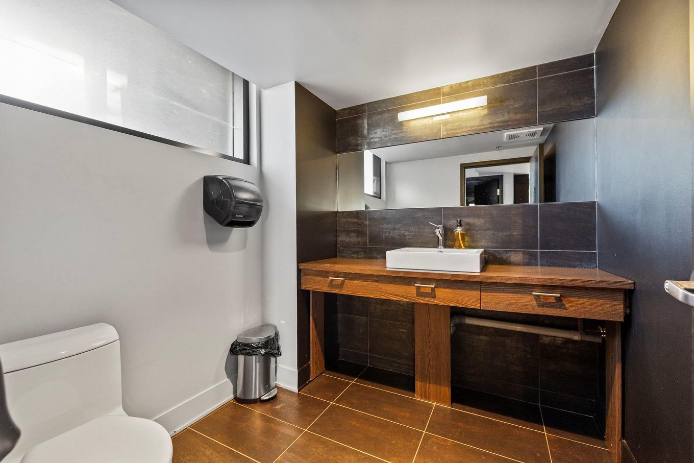 Salle communautaire - 222-225 Rue De La Montagne, Montréal (Le Sud-Ouest), QC - Indoor Photo Showing Bathroom