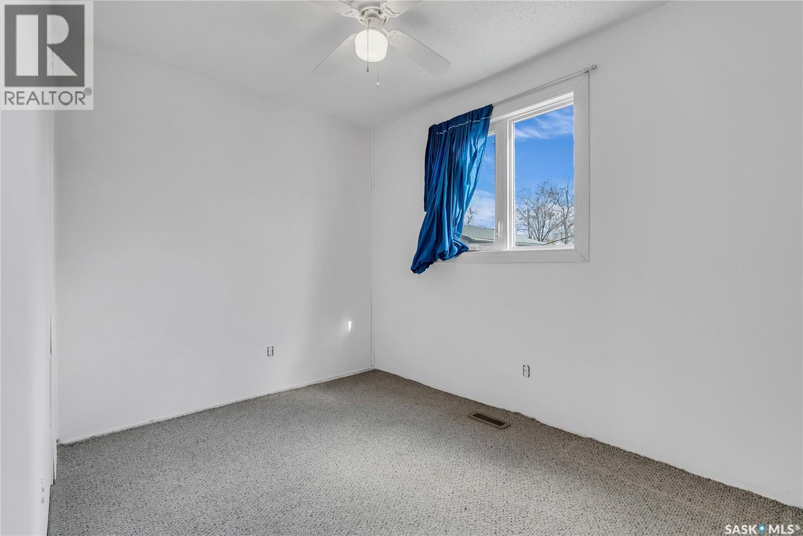 3205 33Rd Street W, Saskatoon, SK - Indoor Photo Showing Other Room