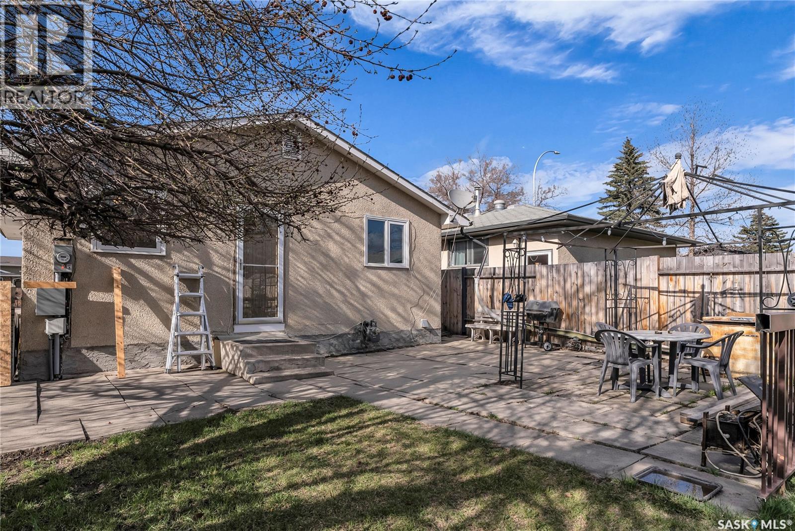 3205 33Rd Street W, Saskatoon, SK - Outdoor With Deck Patio Veranda