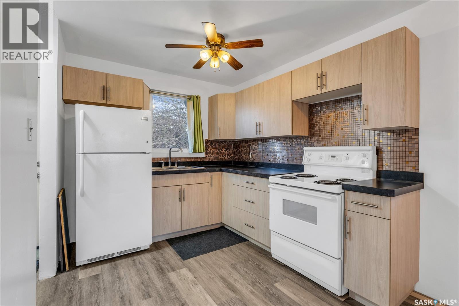 3205 33Rd Street W, Saskatoon, SK - Indoor Photo Showing Kitchen