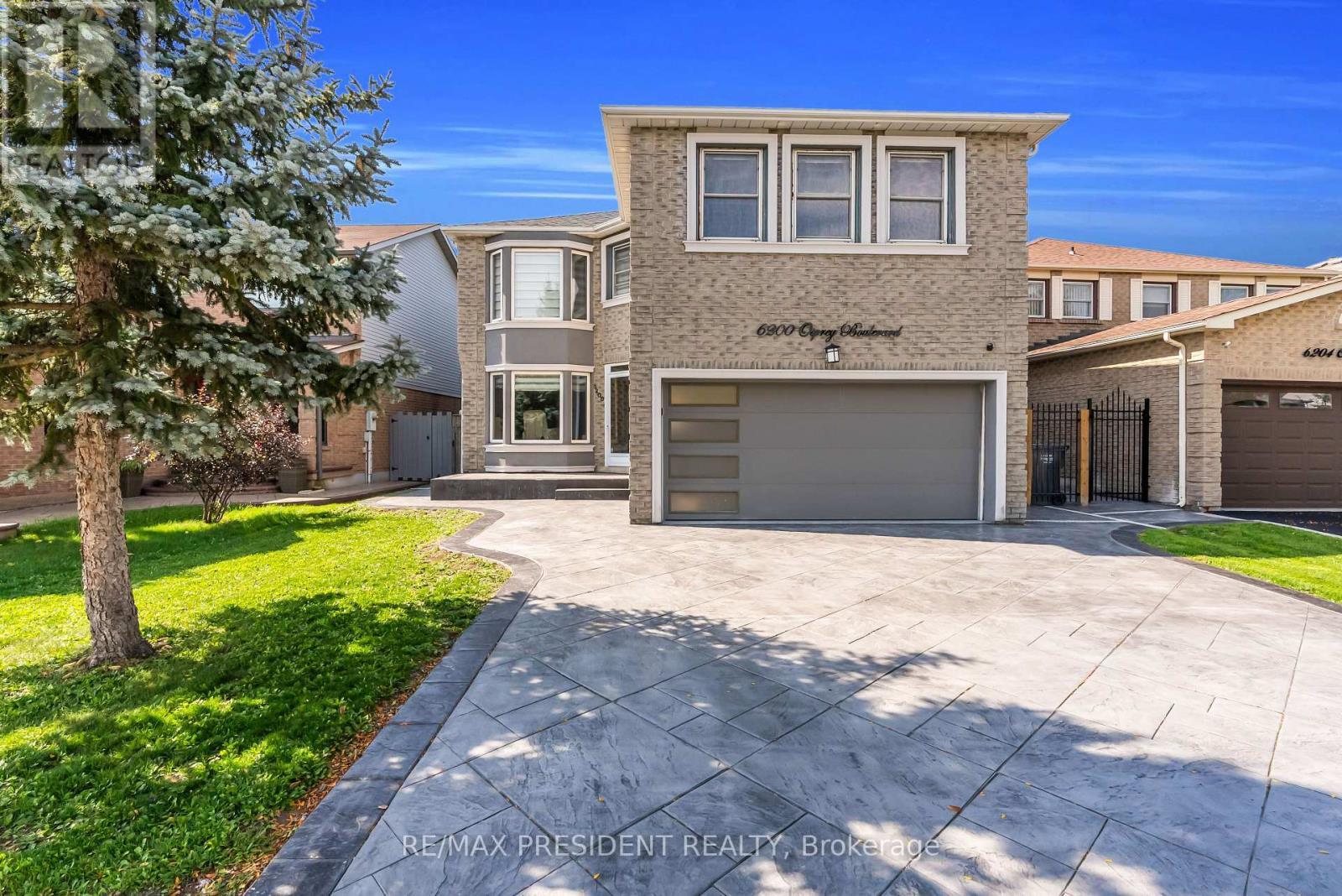 6200 Osprey Boulevard, Mississauga, ON - Outdoor With Facade