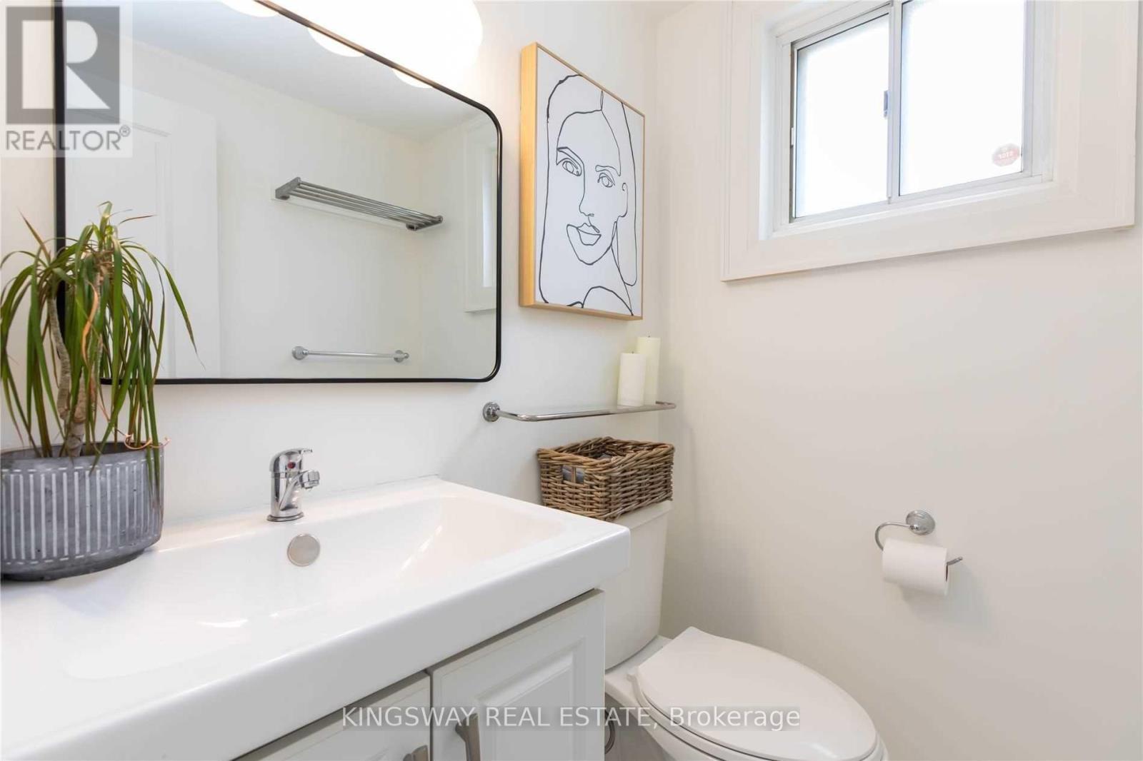 2594 Bromsgrove Road, Mississauga, ON - Indoor Photo Showing Bathroom