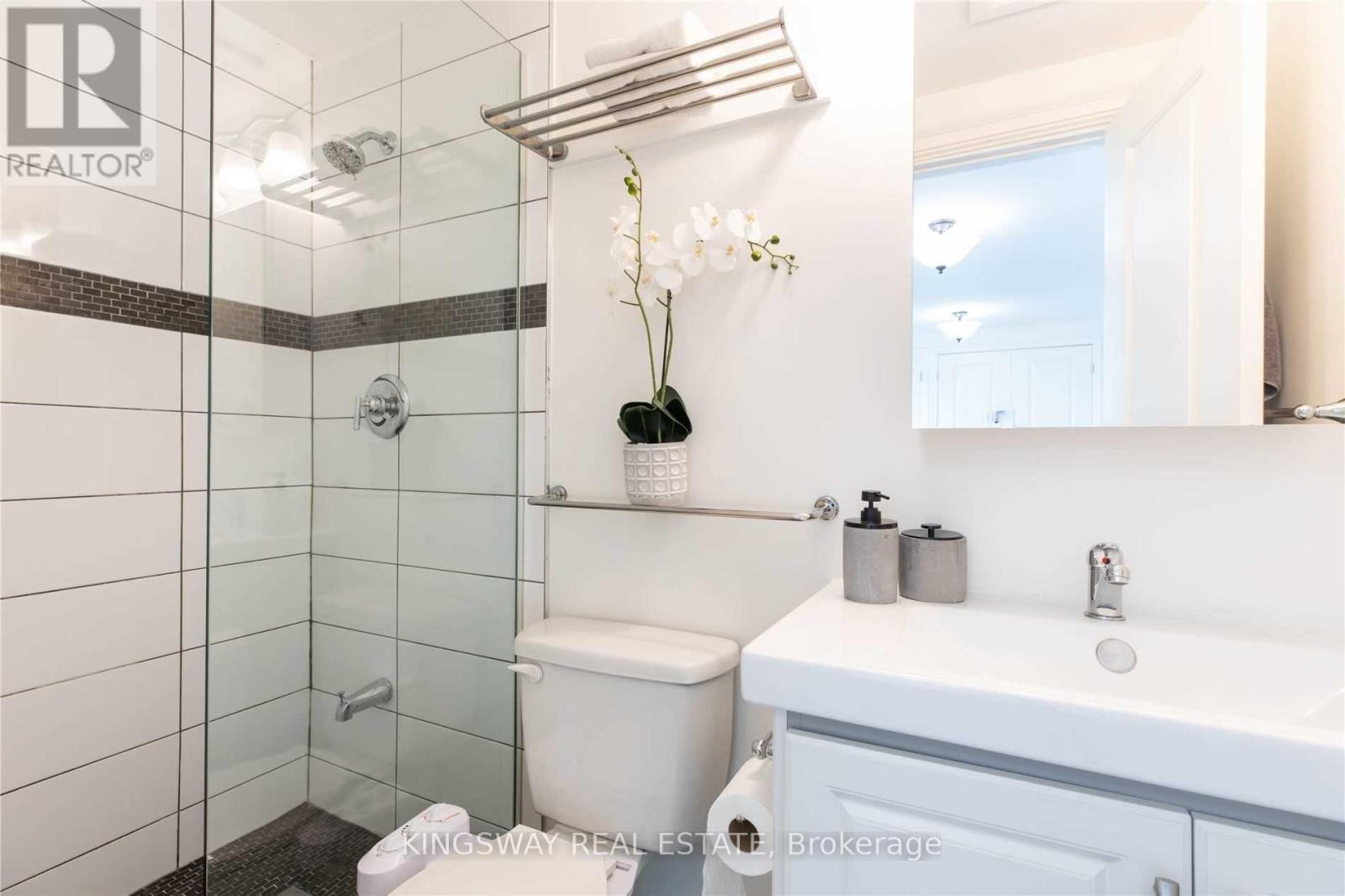 2594 Bromsgrove Road, Mississauga, ON - Indoor Photo Showing Bathroom