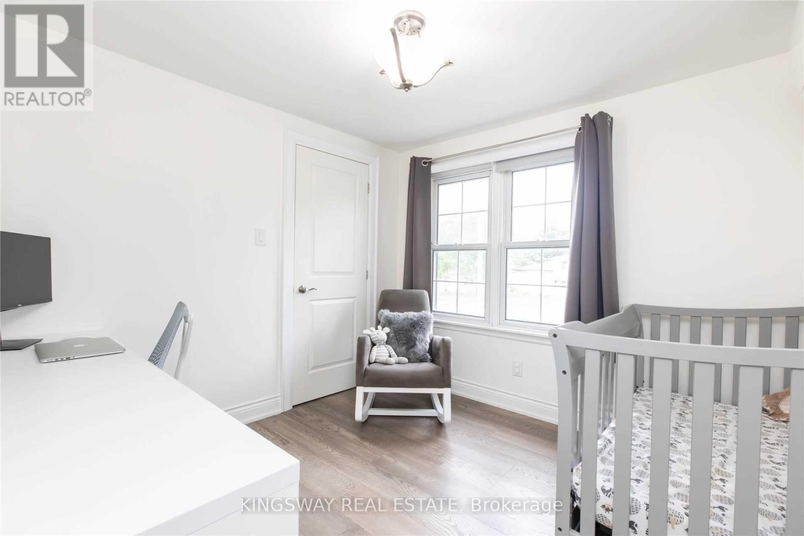 2594 Bromsgrove Road, Mississauga, ON - Indoor Photo Showing Bedroom