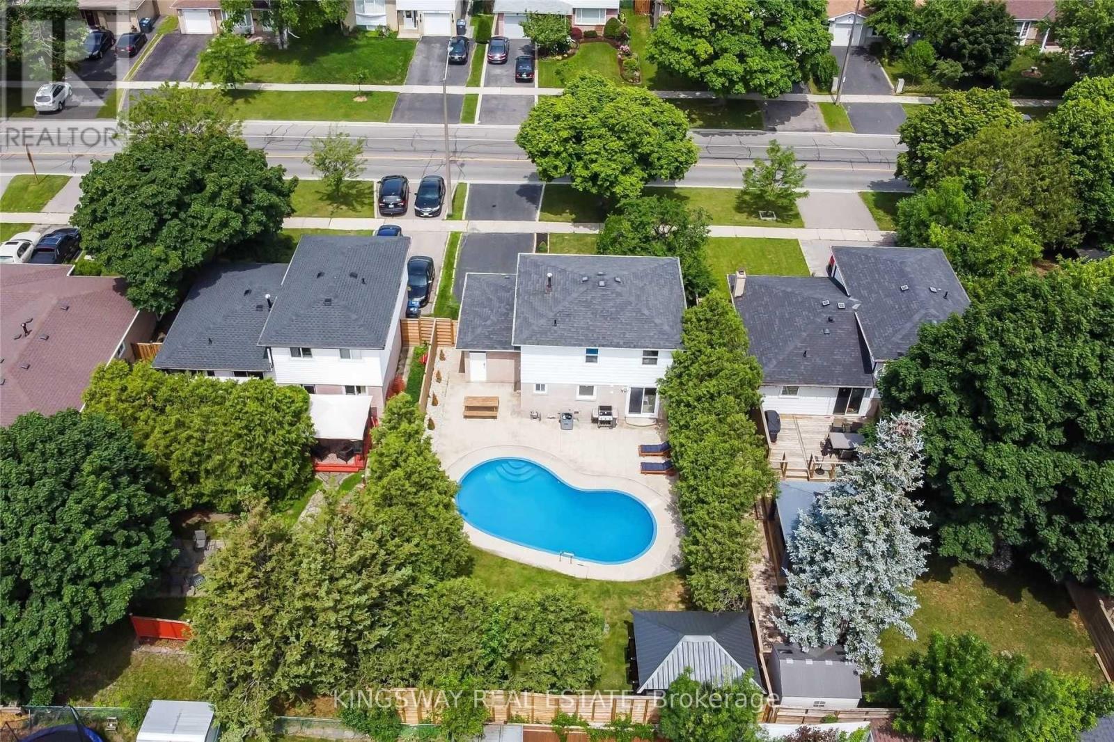2594 Bromsgrove Road, Mississauga, ON - Outdoor With In Ground Pool With View