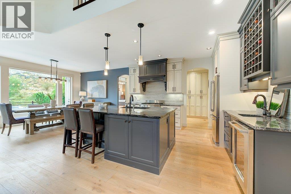 425 Audubon Court, Kelowna, BC - Indoor Photo Showing Kitchen With Upgraded Kitchen