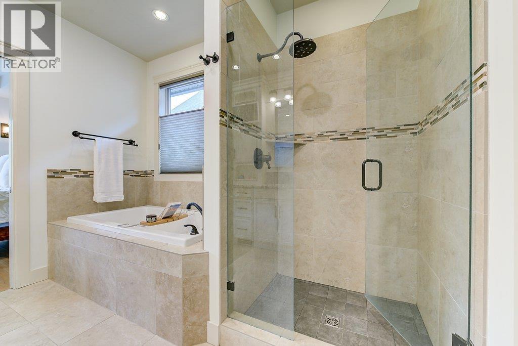 Primary ensuite - 425 Audubon Court, Kelowna, BC - Indoor Photo Showing Bathroom