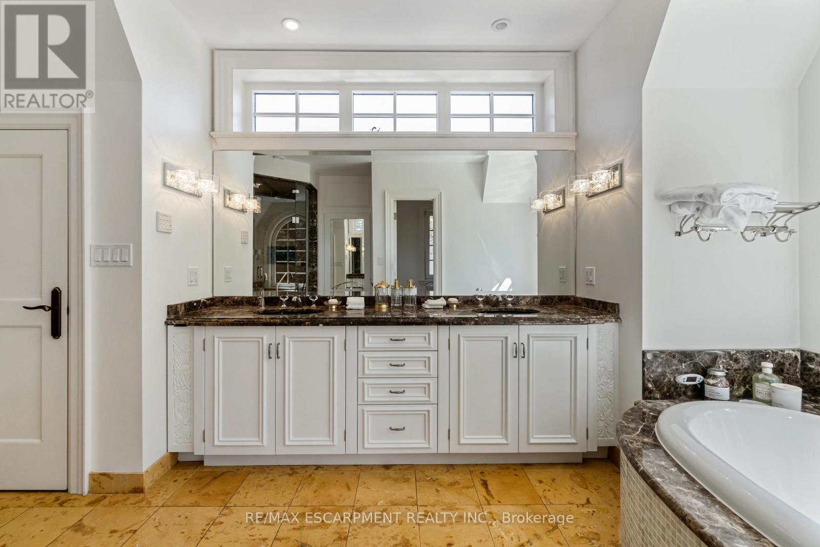 1476 Carmen Drive, Mississauga, ON - Indoor Photo Showing Bathroom
