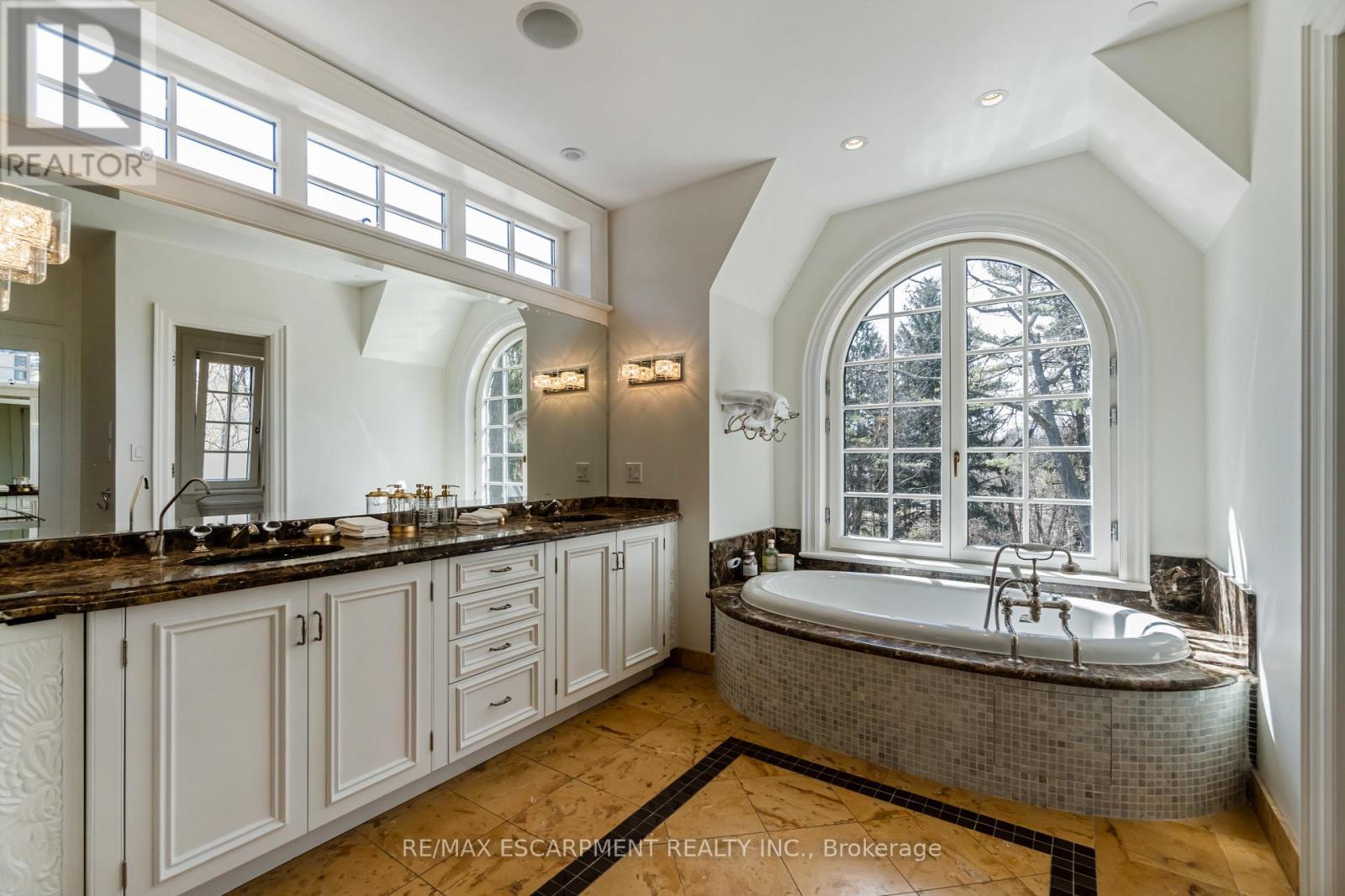 1476 Carmen Drive, Mississauga, ON - Indoor Photo Showing Bathroom