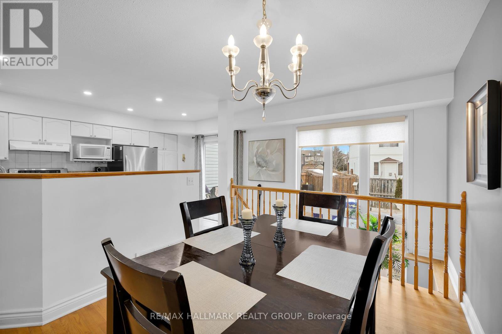 142 Inverkip Avenue, Ottawa, ON - Indoor Photo Showing Dining Room