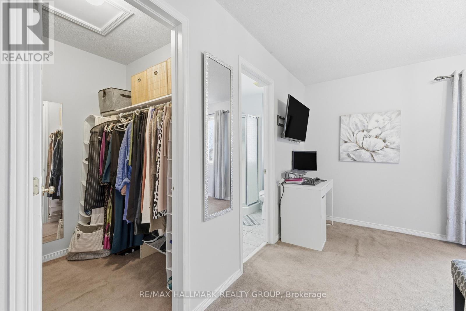 142 Inverkip Avenue, Ottawa, ON - Indoor With Storage