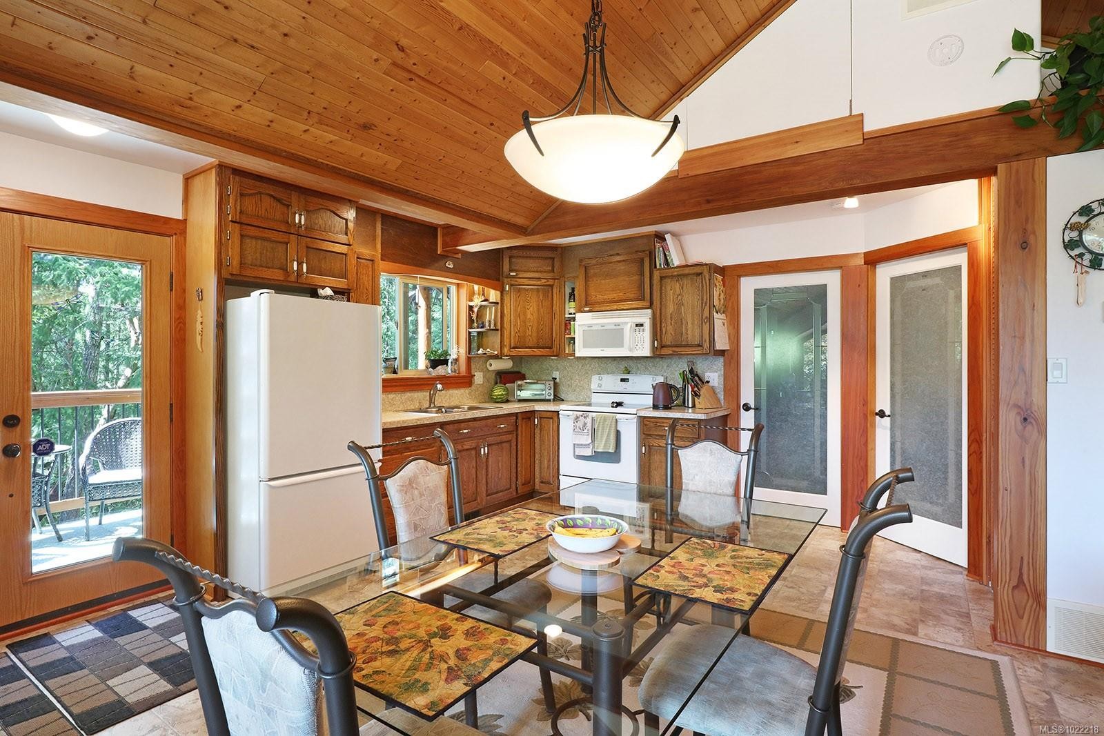 1100 Keith Rd, Qualicum Beach, BC