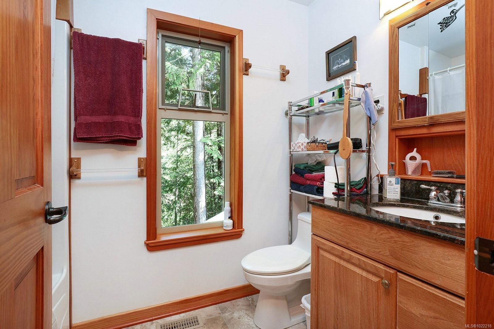 1100 Keith Rd, Qualicum Beach, BC