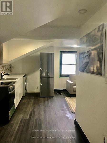 85 Wilson Street, Hamilton, ON - Indoor Photo Showing Kitchen