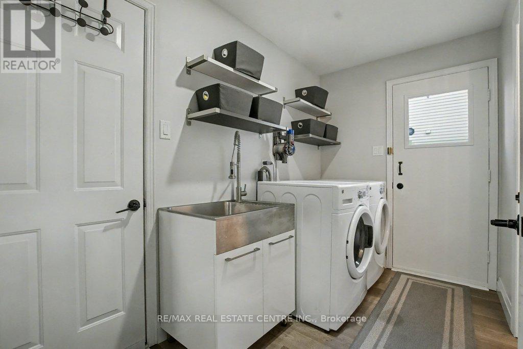 166 Westvale Drive, Waterloo, ON - Indoor Photo Showing Laundry Room