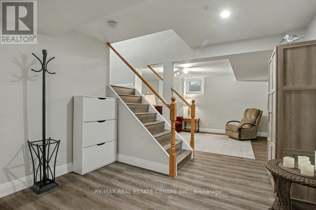 166 Westvale Drive, Waterloo, ON - Indoor Photo Showing Other Room
