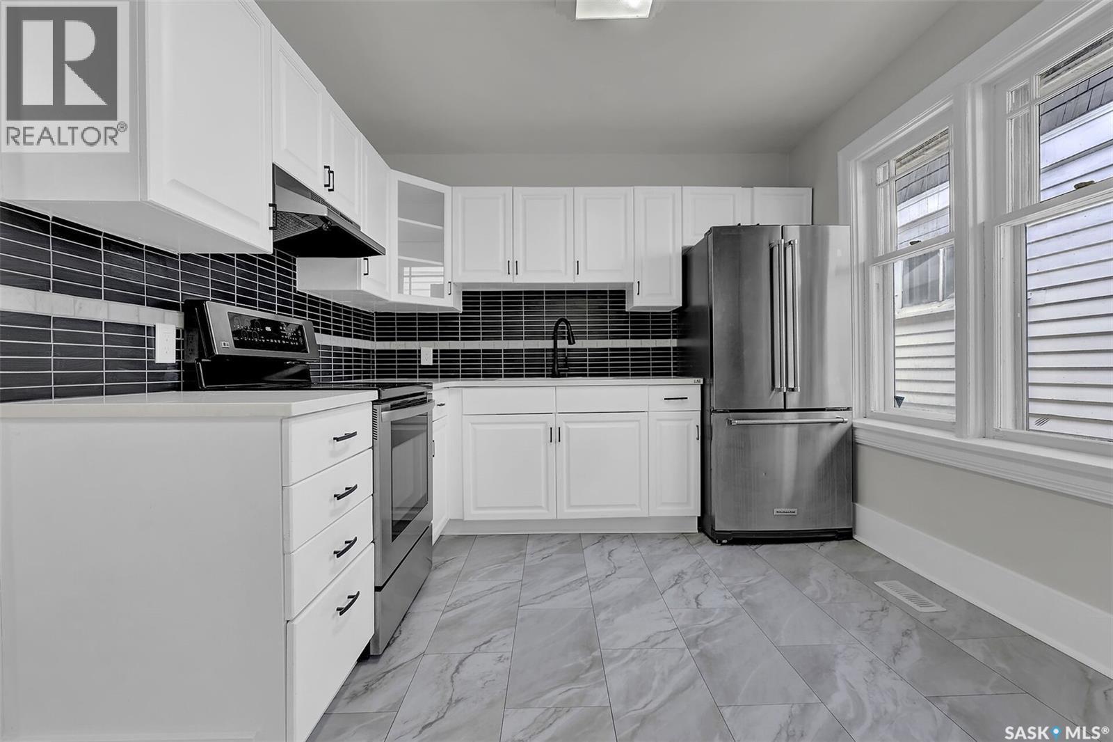 2070 Princess Street, Regina, SK - Indoor Photo Showing Kitchen