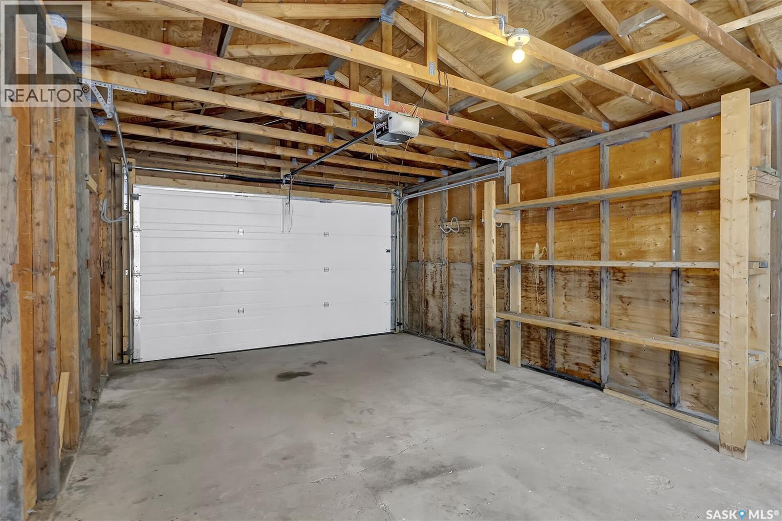 2070 Princess Street, Regina, SK - Indoor Photo Showing Garage