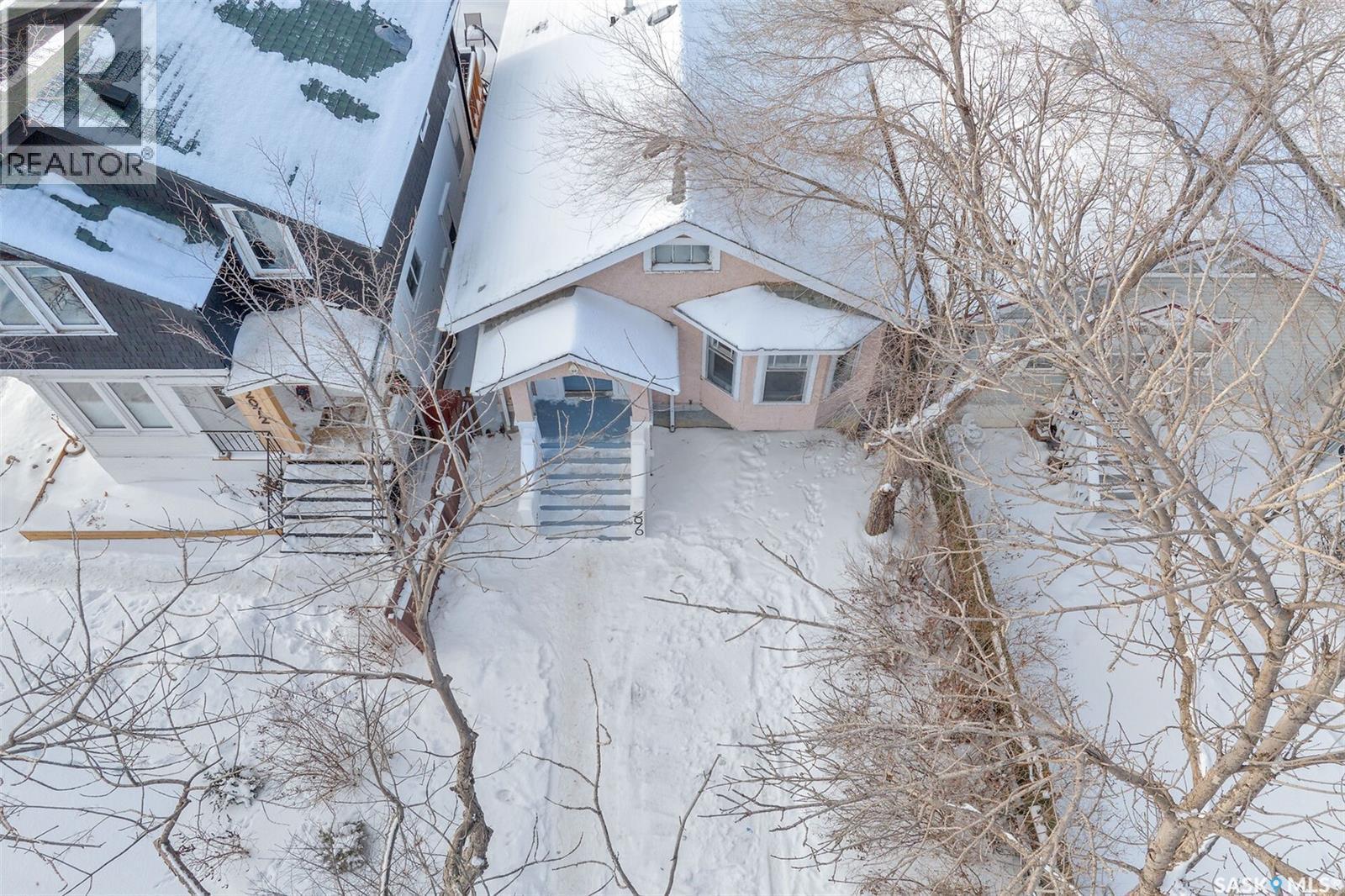 2070 Princess Street, Regina, SK - Outdoor