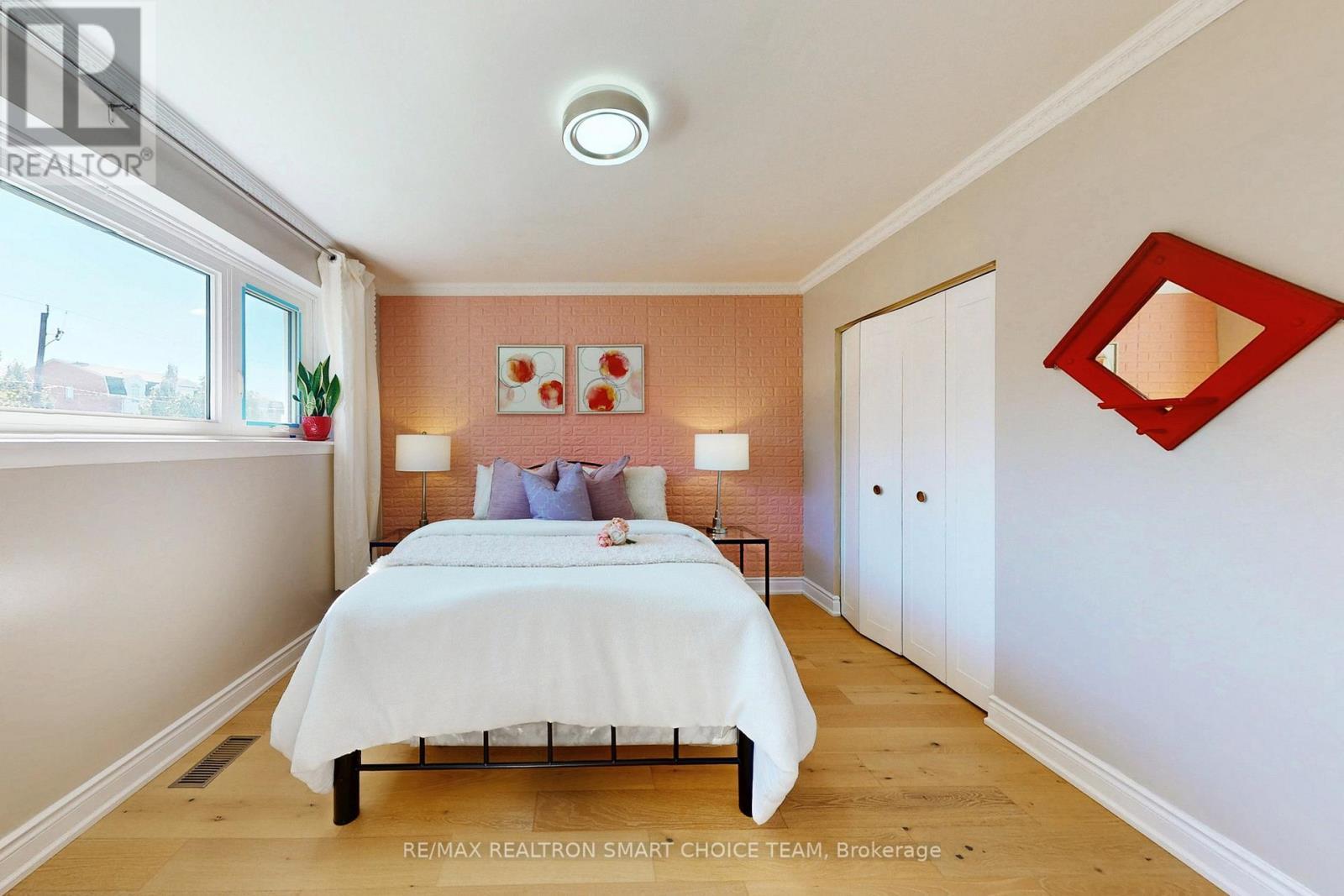 16 Frith Road, Toronto, ON - Indoor Photo Showing Bedroom