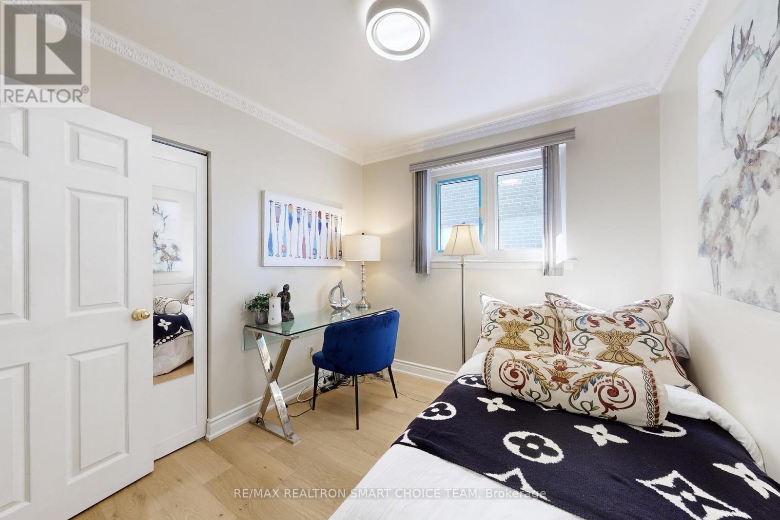 16 Frith Road, Toronto, ON - Indoor Photo Showing Other Room