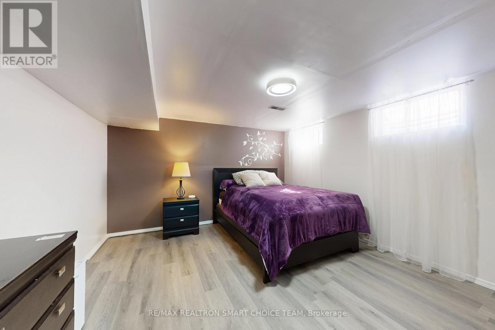 16 Frith Road, Toronto, ON - Indoor Photo Showing Bedroom